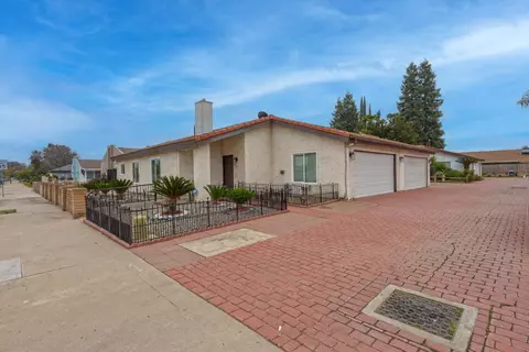 1705 E Cross Ave, Tulare, CA 93274