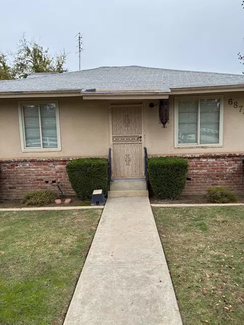 6874 E Olive Ave E, Fresno, CA 93727