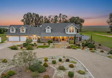 14478 Skyview Rd, Madera, CA 93636
