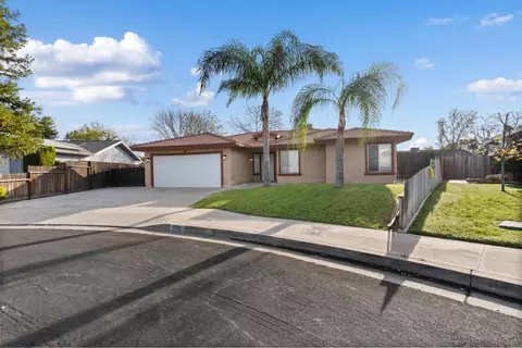 Exterior - 555 W Ashcroft Ave, Clovis, CA 93612 photo 7 of 7