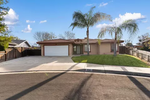 Exterior - 555 W Ashcroft Ave, Clovis, CA 93612 photo 1 of 7