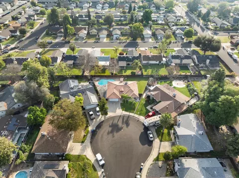 View/Area - 555 W Ashcroft Ave, Clovis, CA 93612 photo 3 of 3