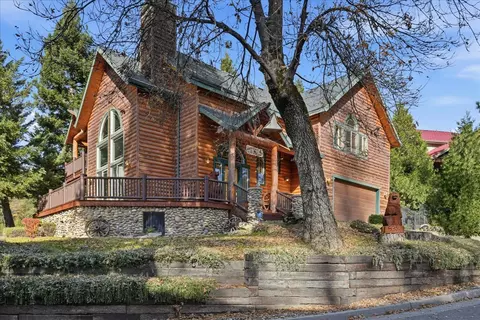 53903 Creekside Ln, Bass Lake, CA 93604