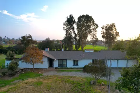 5205 W Lamona Ave, Fresno, CA 93722