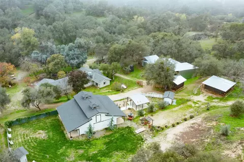 30346 Lynx Ln, Prather, CA 93651