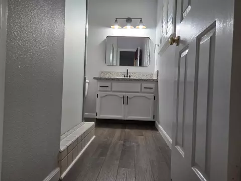 Bath - 2645 Fowler Ave, Clovis, CA 93611 photo 2 of 2