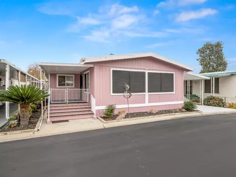 2706 W Ashlan Ave #111, Fresno, CA 93705
