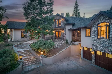 42555 Bretz Point Ln, Shaver Lake, CA 93664