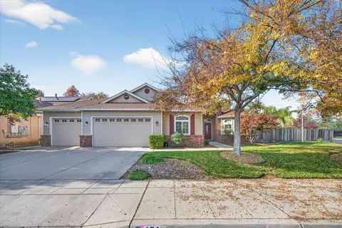 174 N Lind Ave, Clovis, CA 93612
