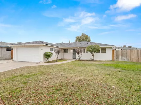 4557 N Sequoia Dr, Fresno, CA 93705