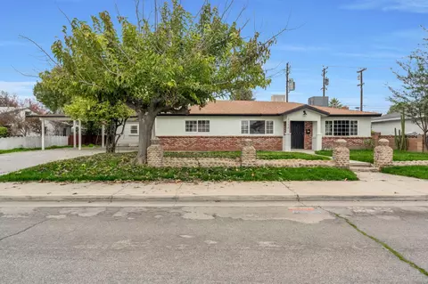 2116 Sylvia St, Selma, CA 93662