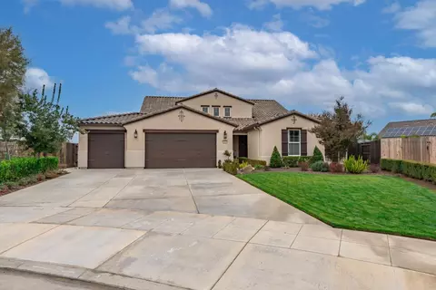 1323 N Traverse Ave, Clovis, CA 93619