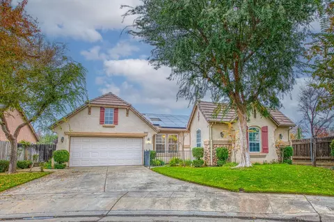 2741 Buckingham Ave, Clovis, CA 93611