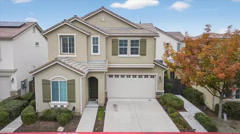 2098 E Axelson Dr, Fresno, CA 93730