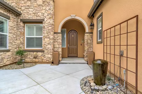 Exterior - 4199 N Quail Xing, Clovis, CA 93619 photo 5 of 7