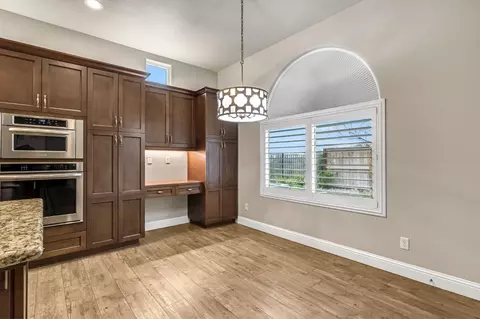 Kitchen - 4199 N Quail Xing, Clovis, CA 93619 photo 2 of 5