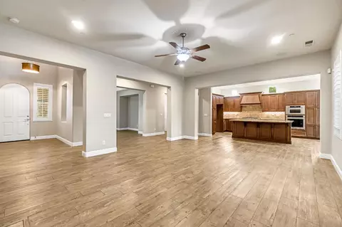 Living - 4199 N Quail Xing, Clovis, CA 93619 photo 2 of 12