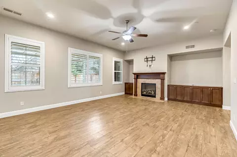 Living - 4199 N Quail Xing, Clovis, CA 93619 photo 4 of 12