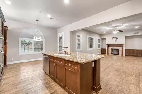 Living - 4199 N Quail Xing, Clovis, CA 93619 photo 6 of 12