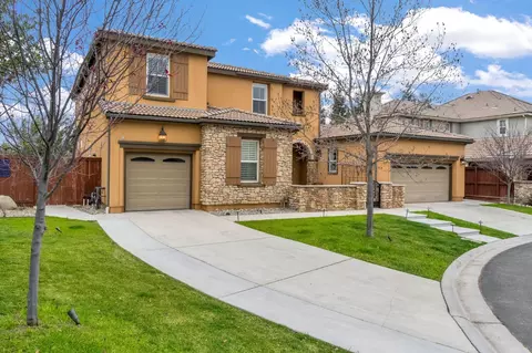 Exterior - 4199 N Quail Xing, Clovis, CA 93619 photo 3 of 7