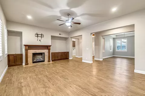 Living - 4199 N Quail Xing, Clovis, CA 93619 photo 3 of 12