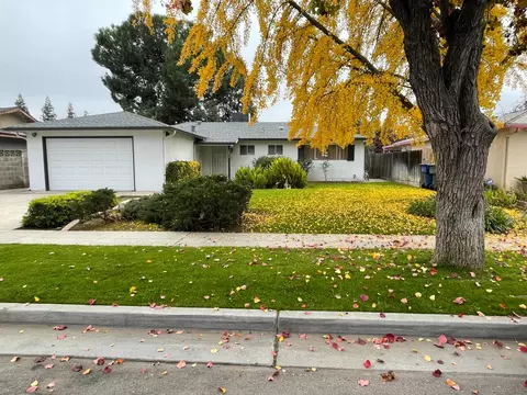 3031 W Fairmont Ave W, Fresno, CA 93722