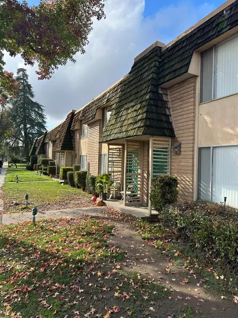 3109 N Thorne Ave, Fresno, CA 93704