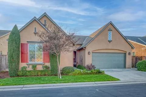 1764 N Mcpherson Ln, Clovis, CA 93619