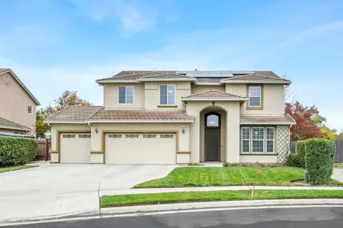 775 S Michelle Ave, Kerman, CA 93630