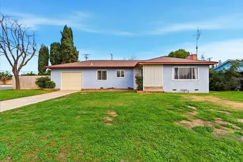 2410 Locust, Visalia, CA 93277