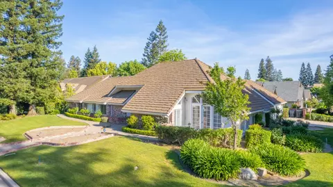 2903 W Cromwell Ave, Fresno, CA 93711