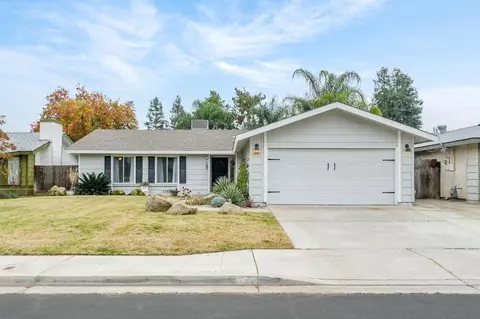 1154 Palo Alto Ave, Clovis, CA 93612
