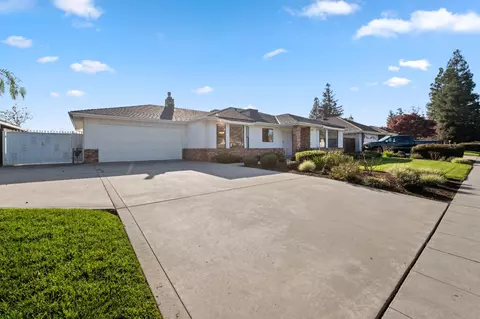 1673 E Cromwell Ave, Fresno, CA 93720
