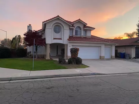 2233 E Christopher Dr, Fresno, CA 93720 photo 1