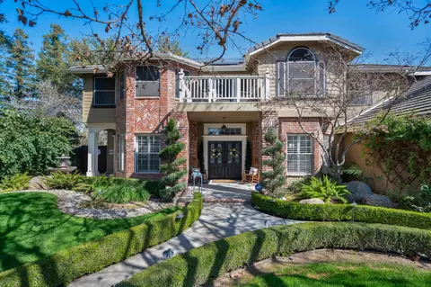 957 N Citadel Ave, Clovis, CA 93611