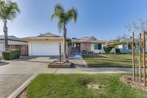 4723 N Angus St, Fresno, CA 93726