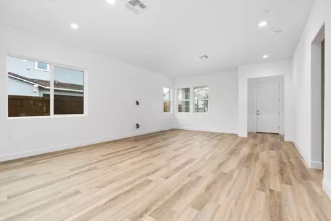 331 Peters Ln S, Madera, CA 93636 photo 5