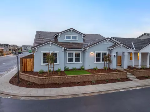 395 Peters Ln S, Madera, CA 93636