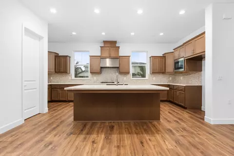 363 Peters Ln S, Madera, CA 93636