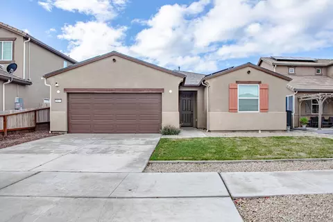 183 S Karen Ave, Kerman, CA 93630
