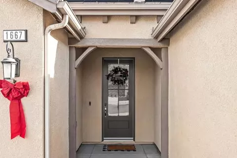 Entry Way - 1667 Las Rosas Ave, Clovis, CA 93619 photo 1 of 8