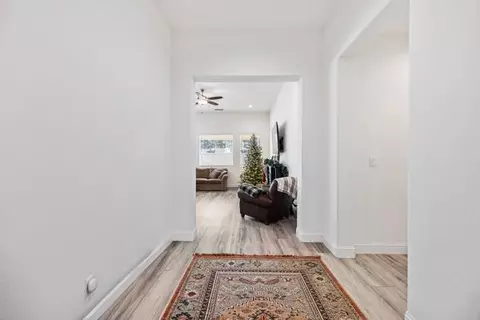 Entry Way - 1667 Las Rosas Ave, Clovis, CA 93619 photo 3 of 8