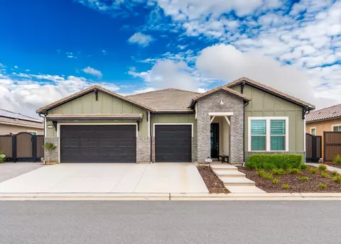 1731 N Hanson Ave, Clovis, CA 93619