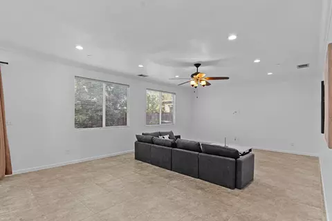 Living - 603 Kaweah Ave, Clovis, CA 93619 photo 1 of 1