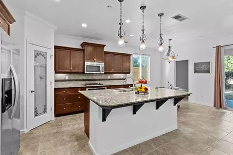 Kitchen - 603 Kaweah Ave, Clovis, CA 93619 photo 4 of 4