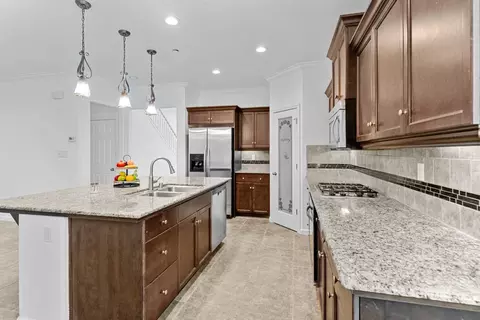 Kitchen - 603 Kaweah Ave, Clovis, CA 93619 photo 1 of 4