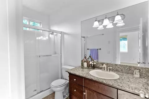 Bath - 603 Kaweah Ave, Clovis, CA 93619 photo 4 of 4