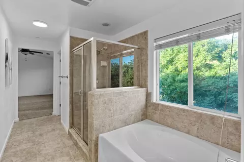 Bath - 603 Kaweah Ave, Clovis, CA 93619 photo 2 of 4