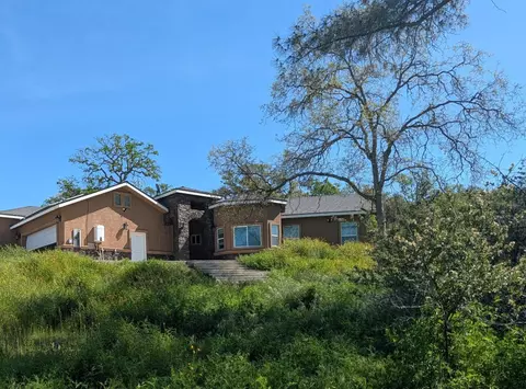 43243 Long Hollow Dr, Coarsegold, CA 93614