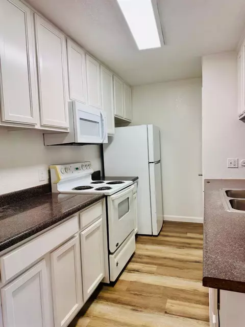 Kitchen - 2236 Peach Ave #3, Clovis, CA 93612 photo 1 of 2